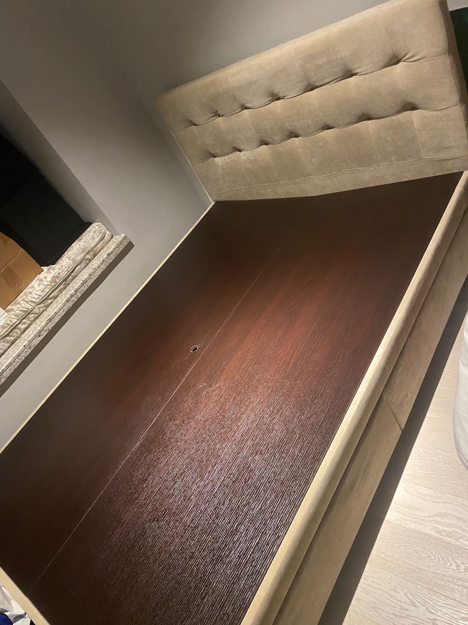 4.5 尺布藝床架 $500