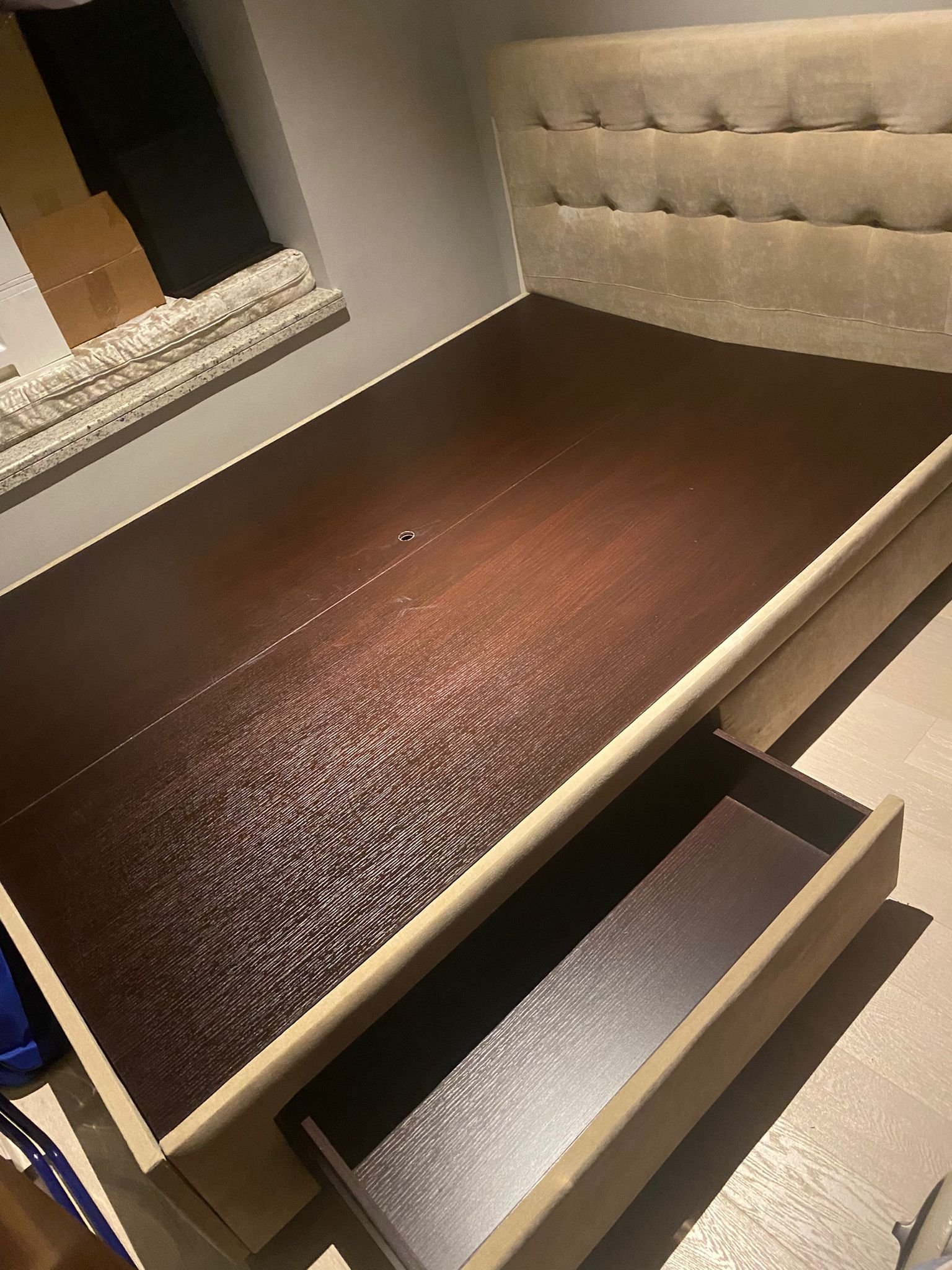 4.5 尺布藝床架 $500