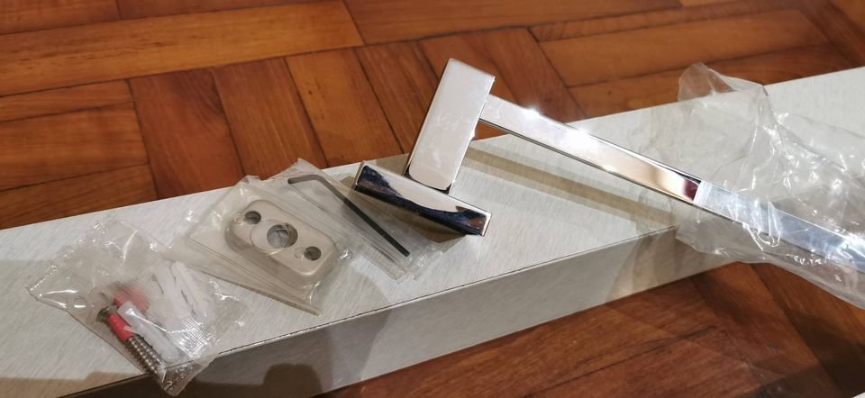 E. Bon Towel Racks 怡邦行毛巾架