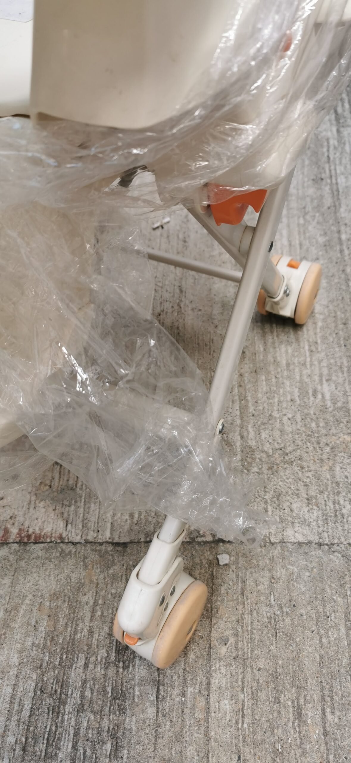 Combi Rashule 多功能餐搖椅