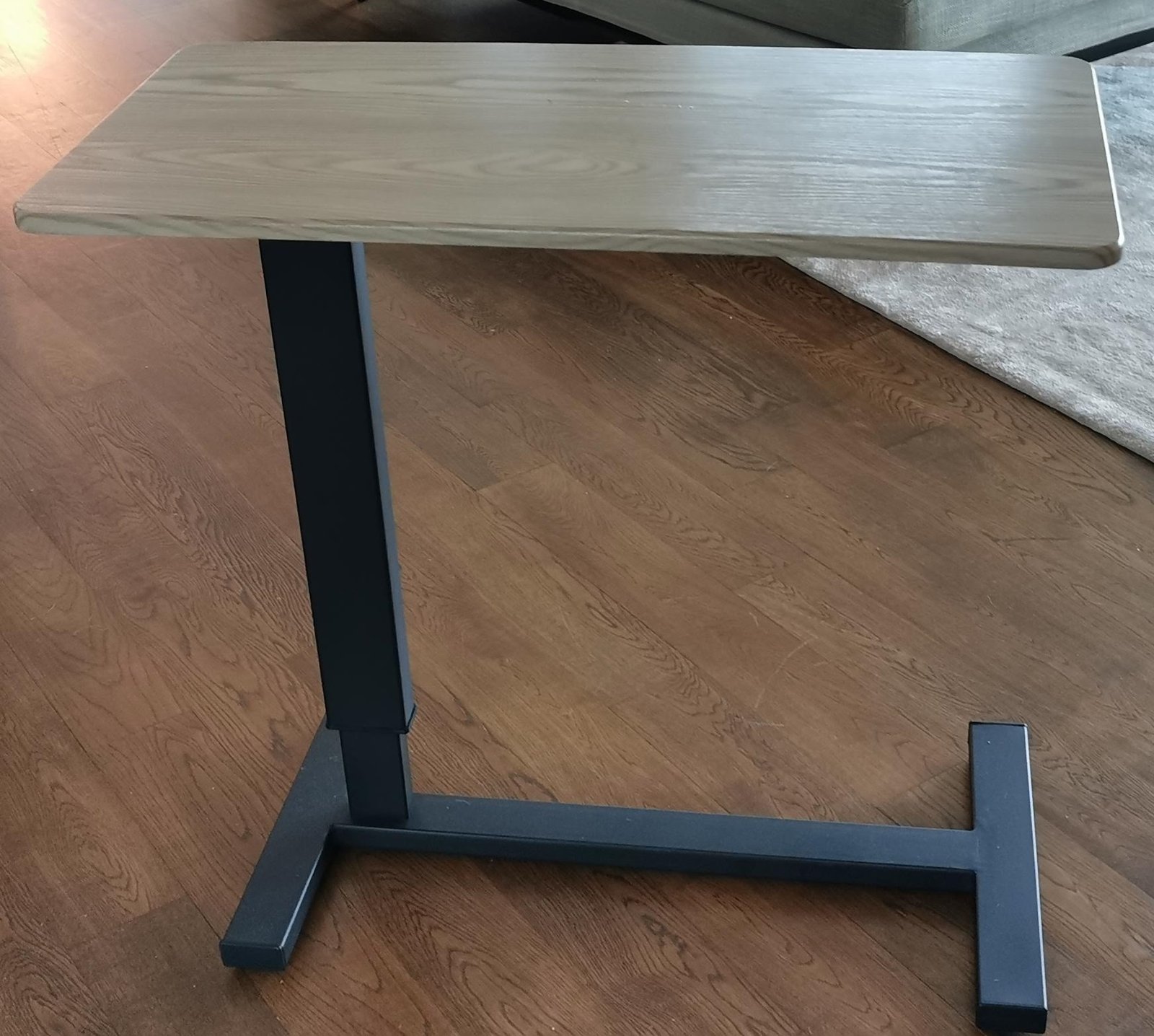 Adjustable desk W800 x D400 x H660~900mm