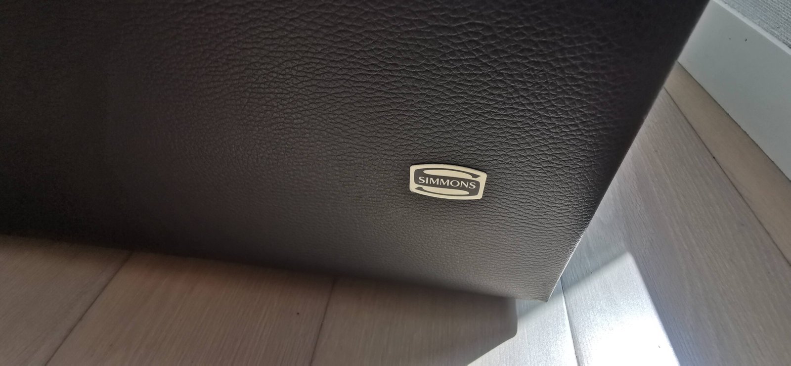 13 Simmons Bedframe & Mattress set W2070 L2150 H1150 mm