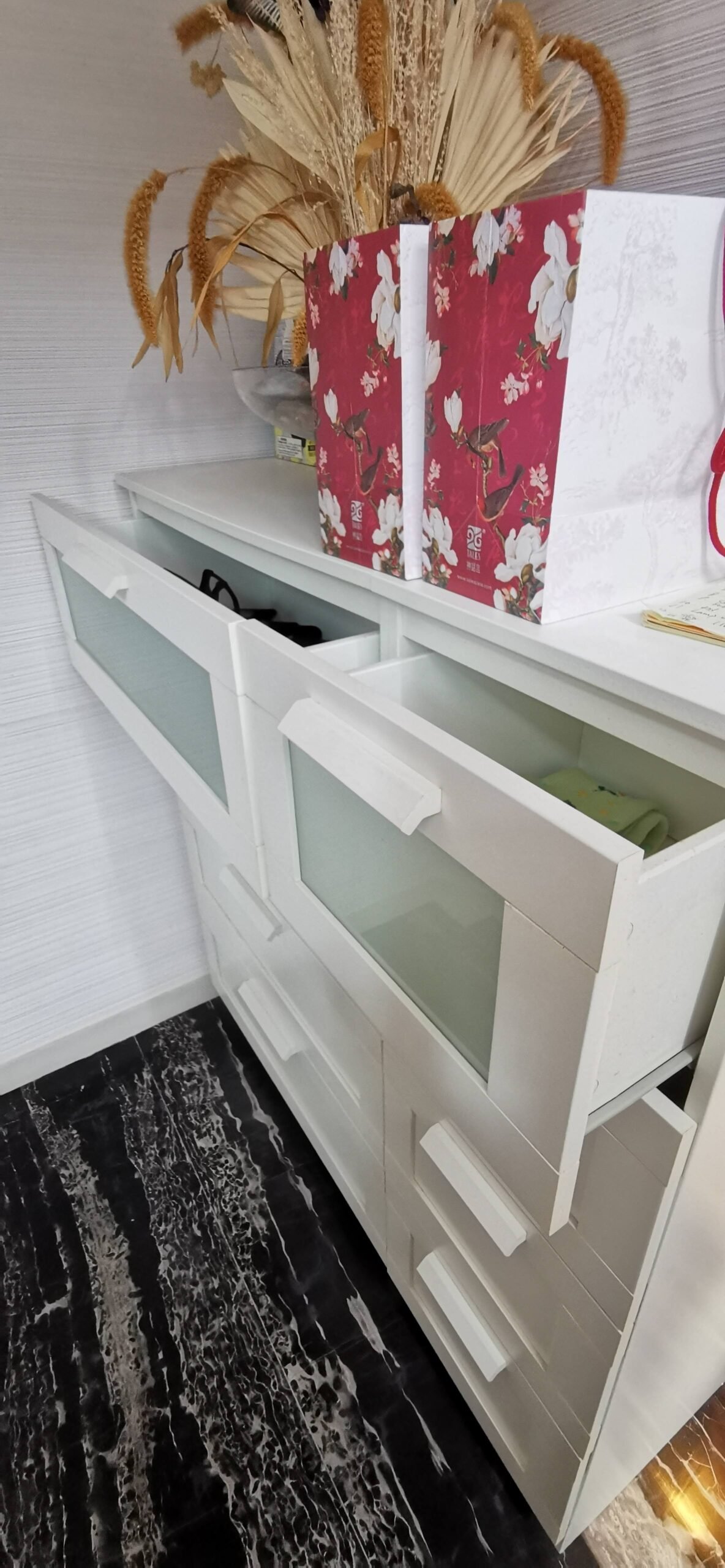 White shoes Cabinet W1180 D420 H1240mm