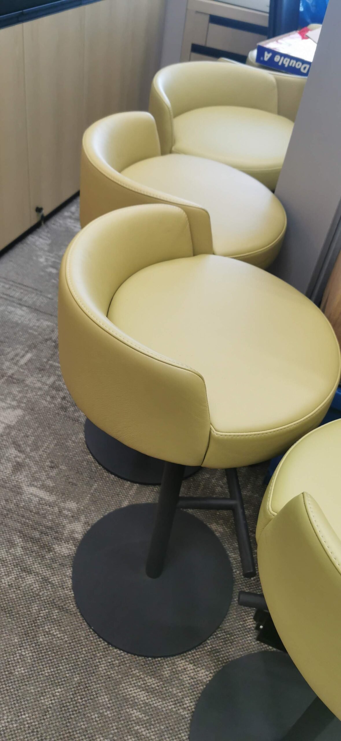 Banc barstool brunner